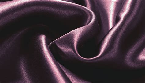 Silk: Une Fibre Naturelle Luxueuse pour le Textile de Haut de Gamme!